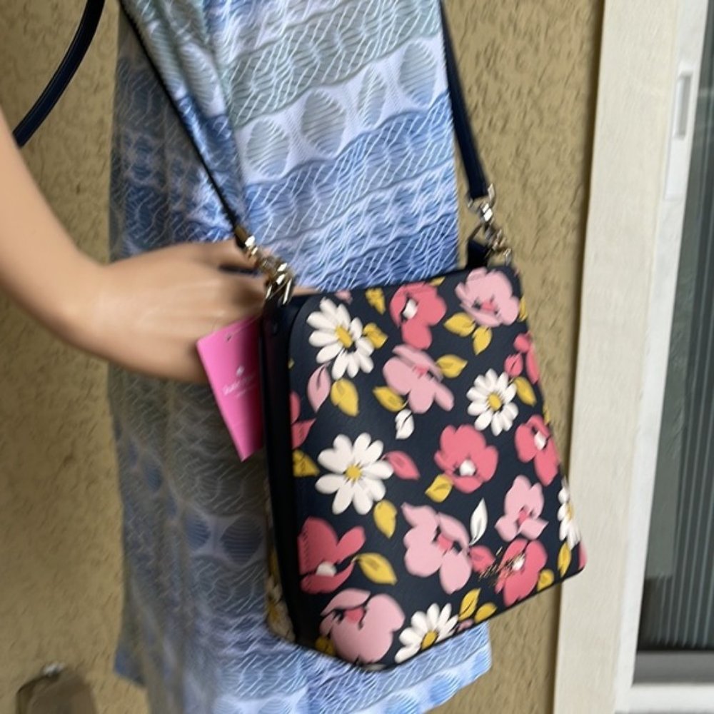 Kate Spade Darcy Small Bucket Bag Road Trip Floral Blue Multi - Picture 16 of 16